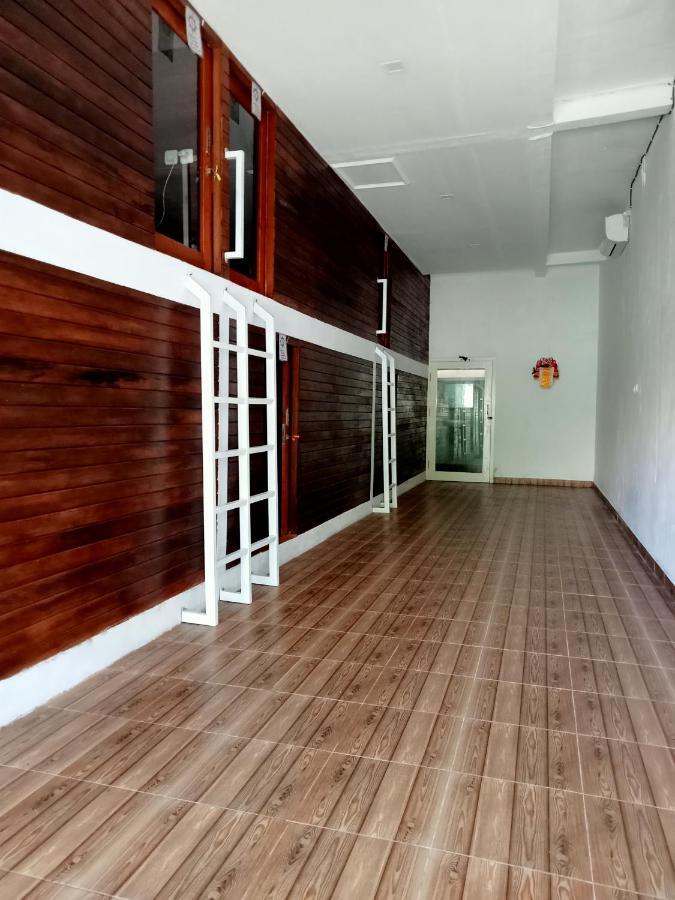 Tara Hostel Batununggul エクステリア 写真