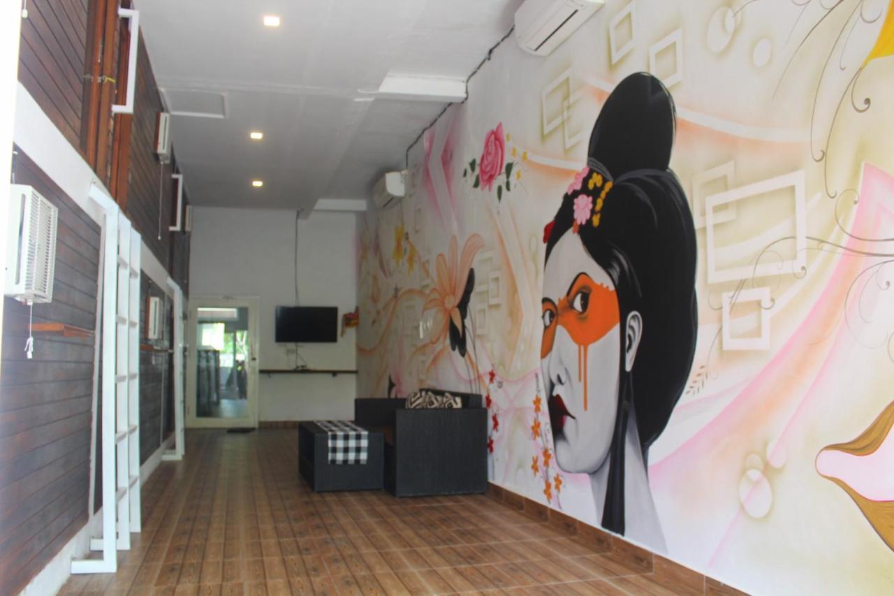 Tara Hostel Batununggul エクステリア 写真