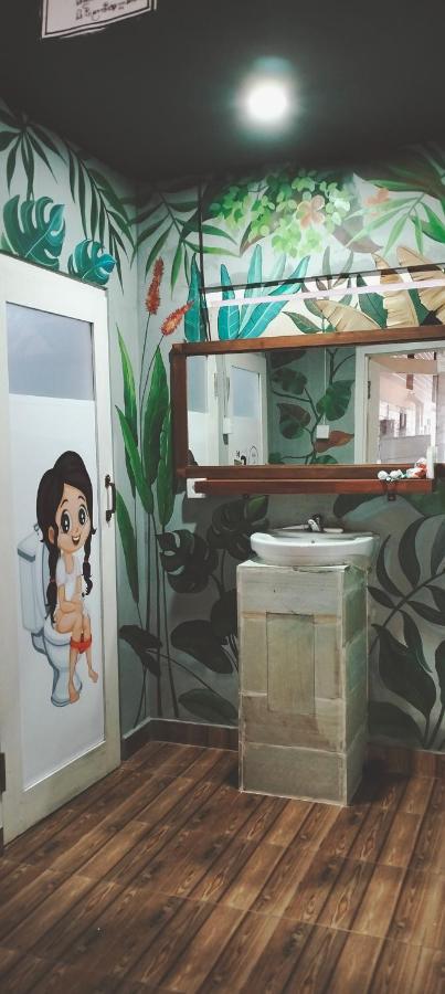 Tara Hostel Batununggul エクステリア 写真