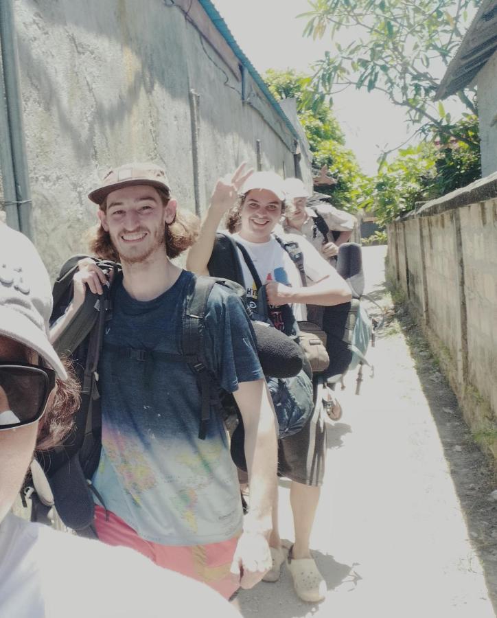 Tara Hostel Batununggul エクステリア 写真