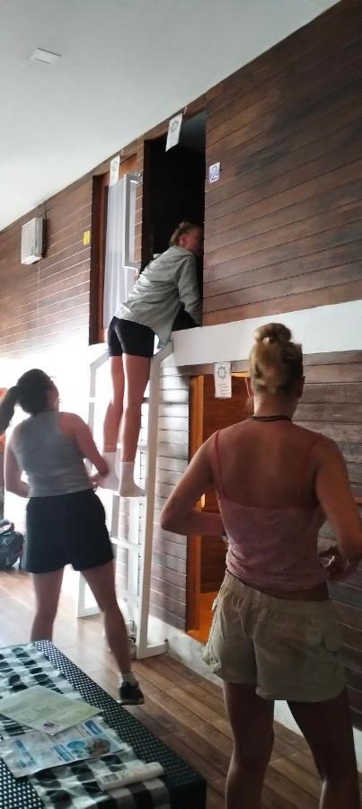 Tara Hostel Batununggul エクステリア 写真