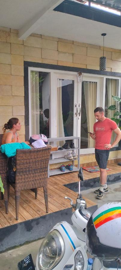 Tara Hostel Batununggul エクステリア 写真