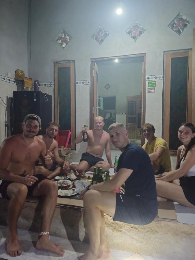 Tara Hostel Batununggul エクステリア 写真